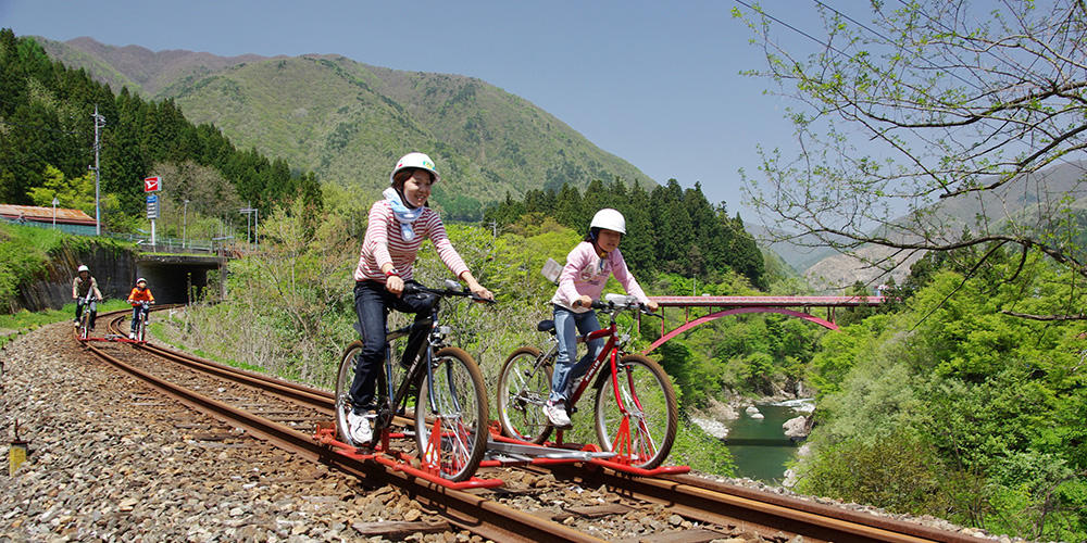 railway mountain bike Gattan Go town course bridge