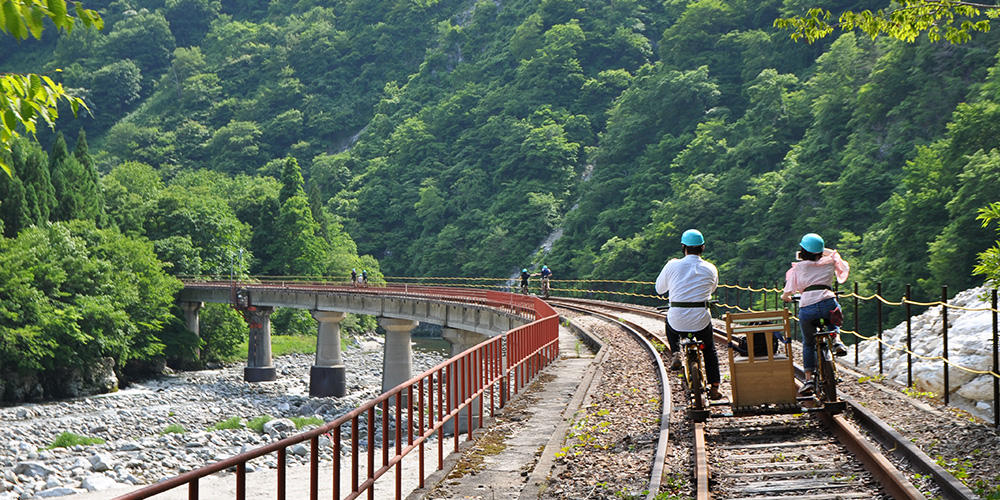 railway mountain bike Gattan Go bridge